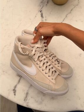 Nike Wmns Blazer Mid '77 Next Nature 'Light Orewood Brown'